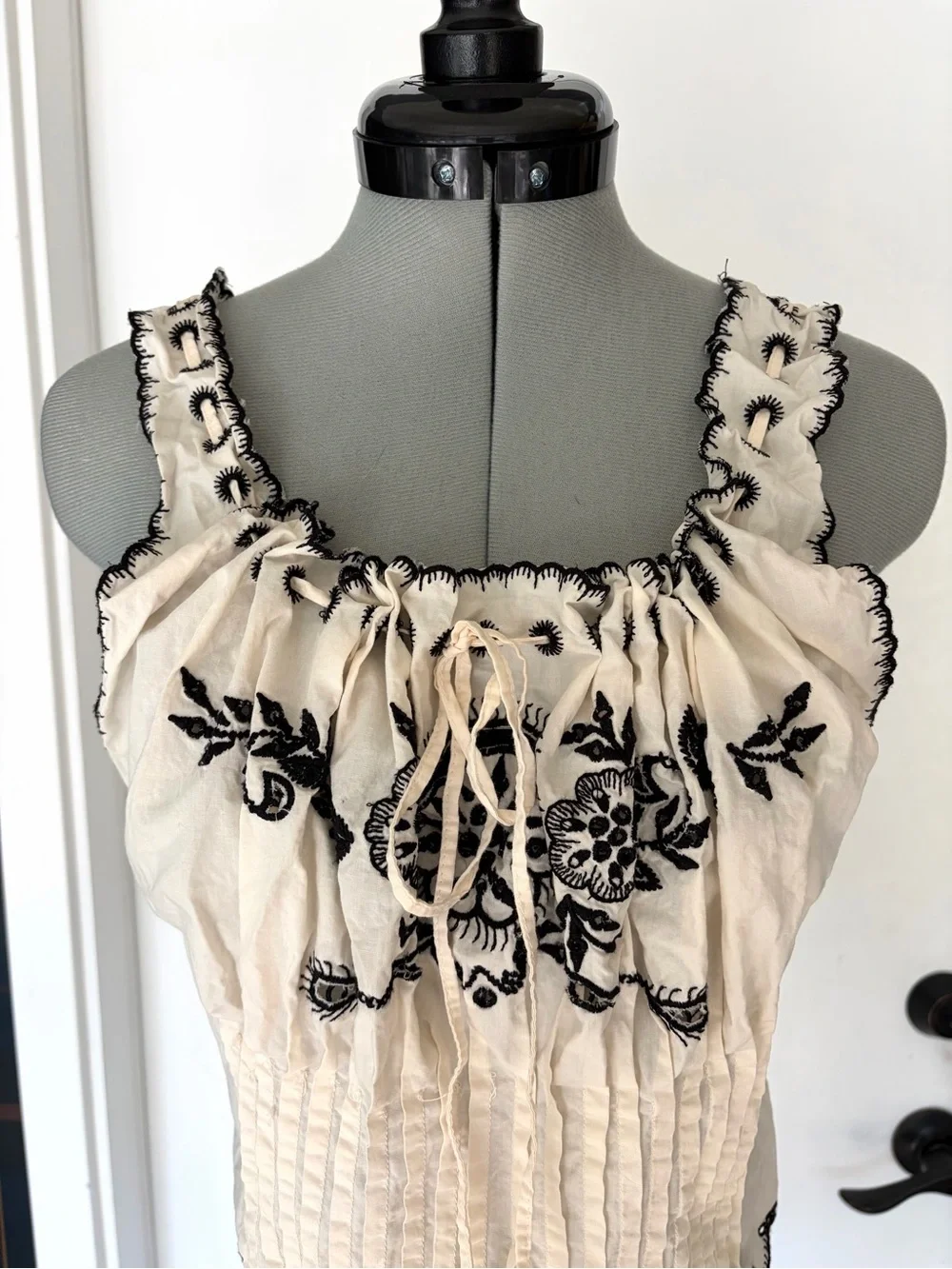 Free People Cotton Embroidered Camisole, lacing and pleat detail, smocked, S,EUC